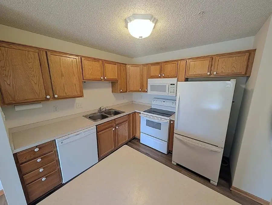 2231 Penn Place #213, North Saint Paul, MN 55109 - #2