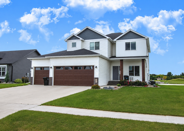 6707 54th Avenue S, Fargo, ND 58104