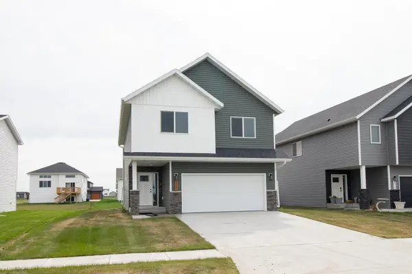 6208 86th Avenue S, Horace, ND 58047
