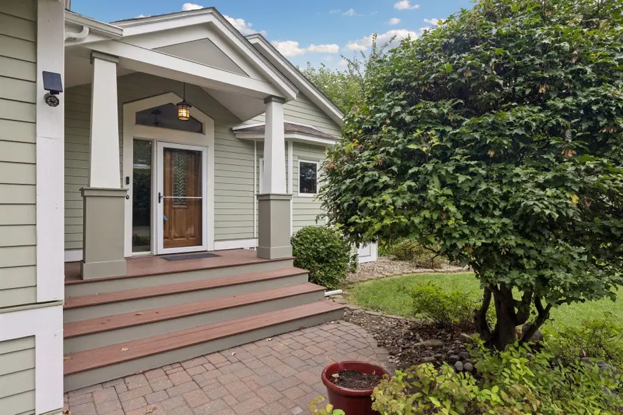 2512 8th Street, White Bear Lake, MN 55110 - #2