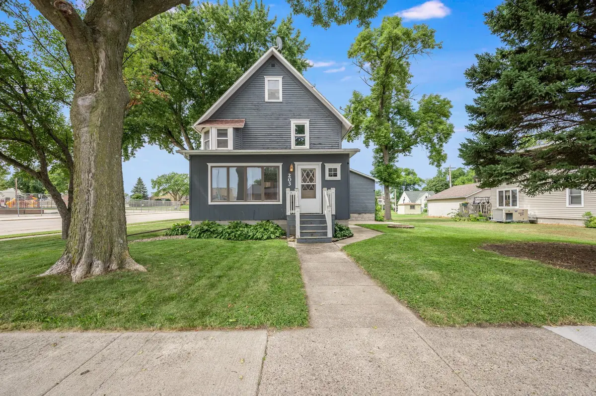 203 N Galbraith Street, Blue Earth, MN 56013 - #1
