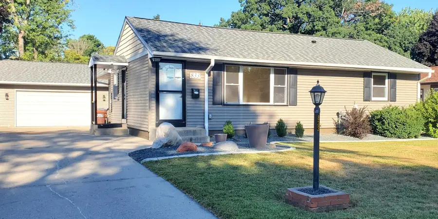 833 24th Avenue N, South Saint Paul, MN 55075 - #2