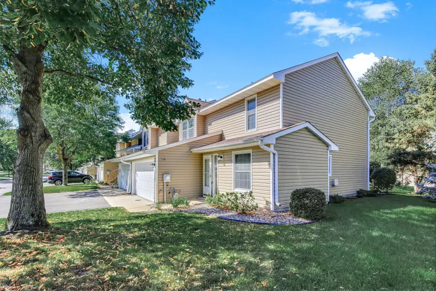 6604 Upper 23rd Street N, Oakdale, MN 55128 - #2