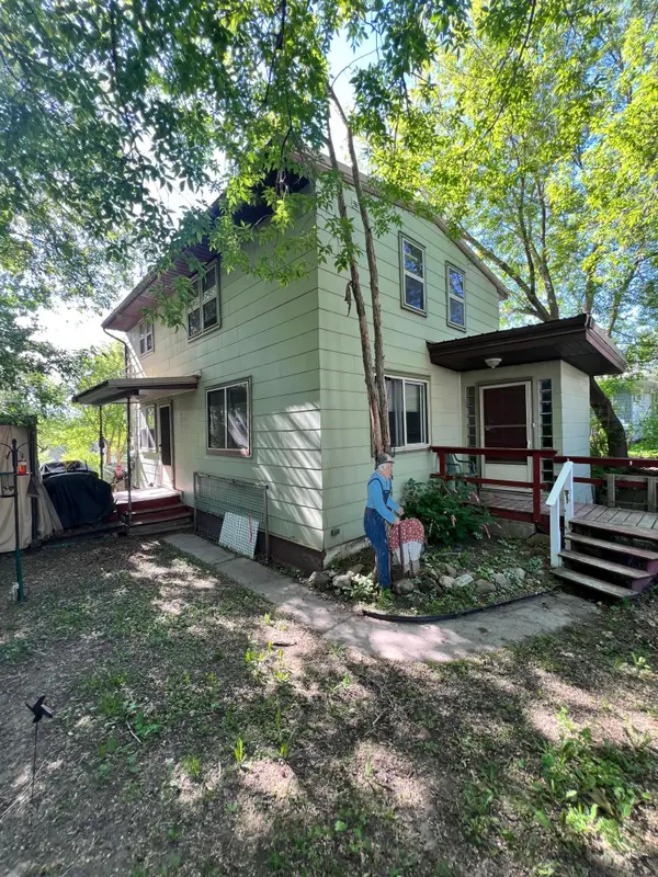 306 7th Avenue, Bovey, MN 55709