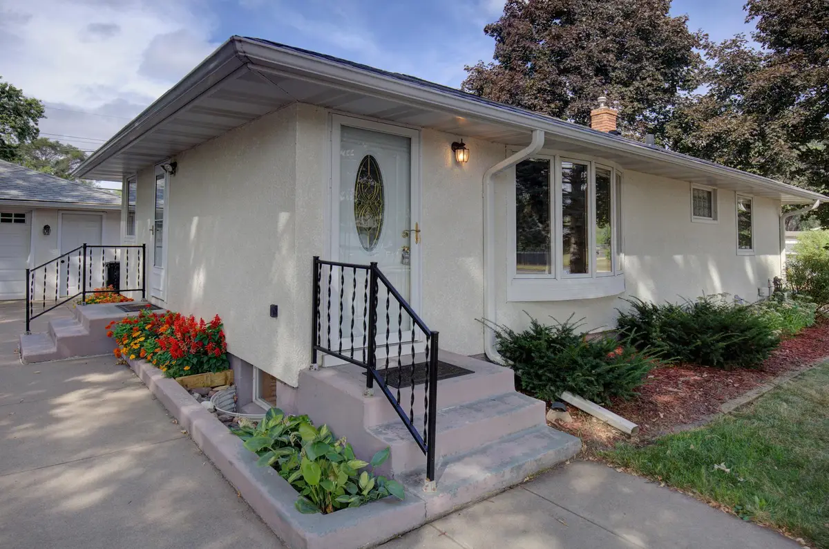 2115 English Street, Maplewood, MN 55109 - #1