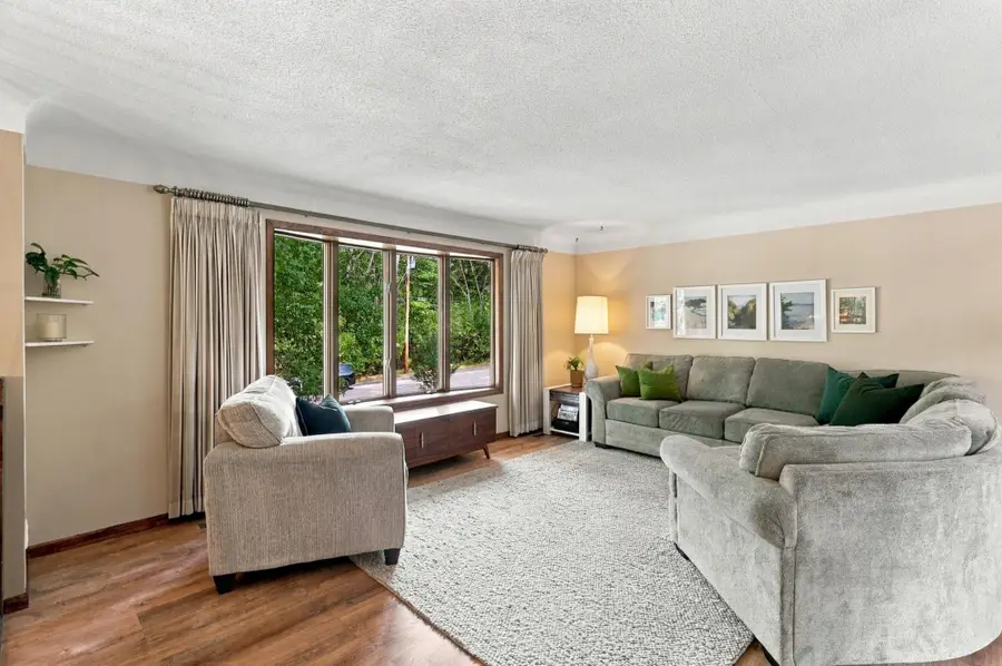2262 Linwood Avenue E, Maplewood, MN 55119 - #2
