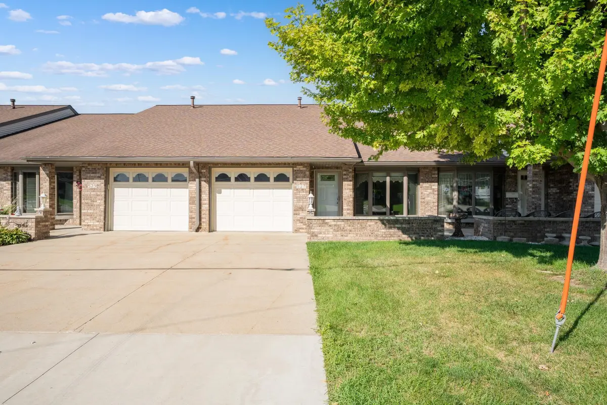 527 1st Avenue Se, Stewartville, MN 55976 - #1