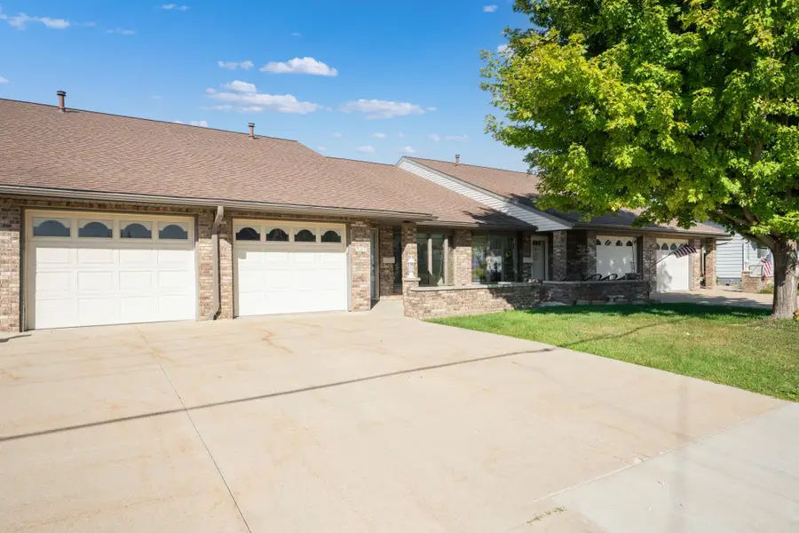 527 1st Avenue Se, Stewartville, MN 55976 - #2