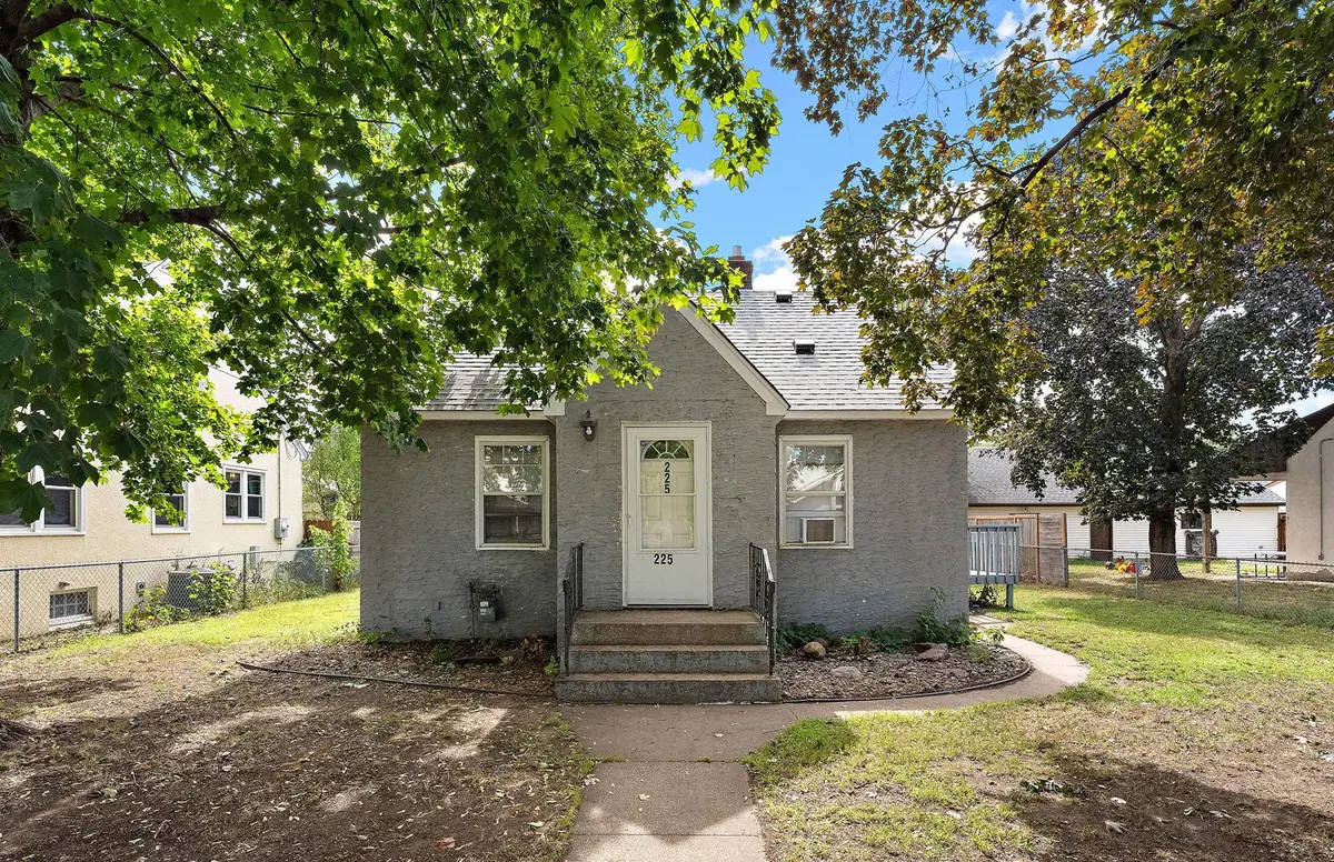 225 Richmond Street W, South Saint Paul, MN 55075 - #1