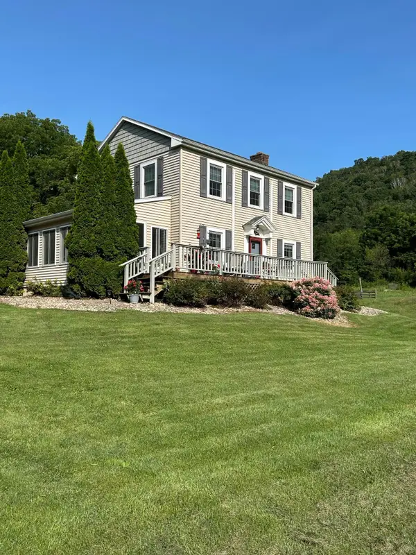 745 Hanson Valley Road, Houston, MN 55943