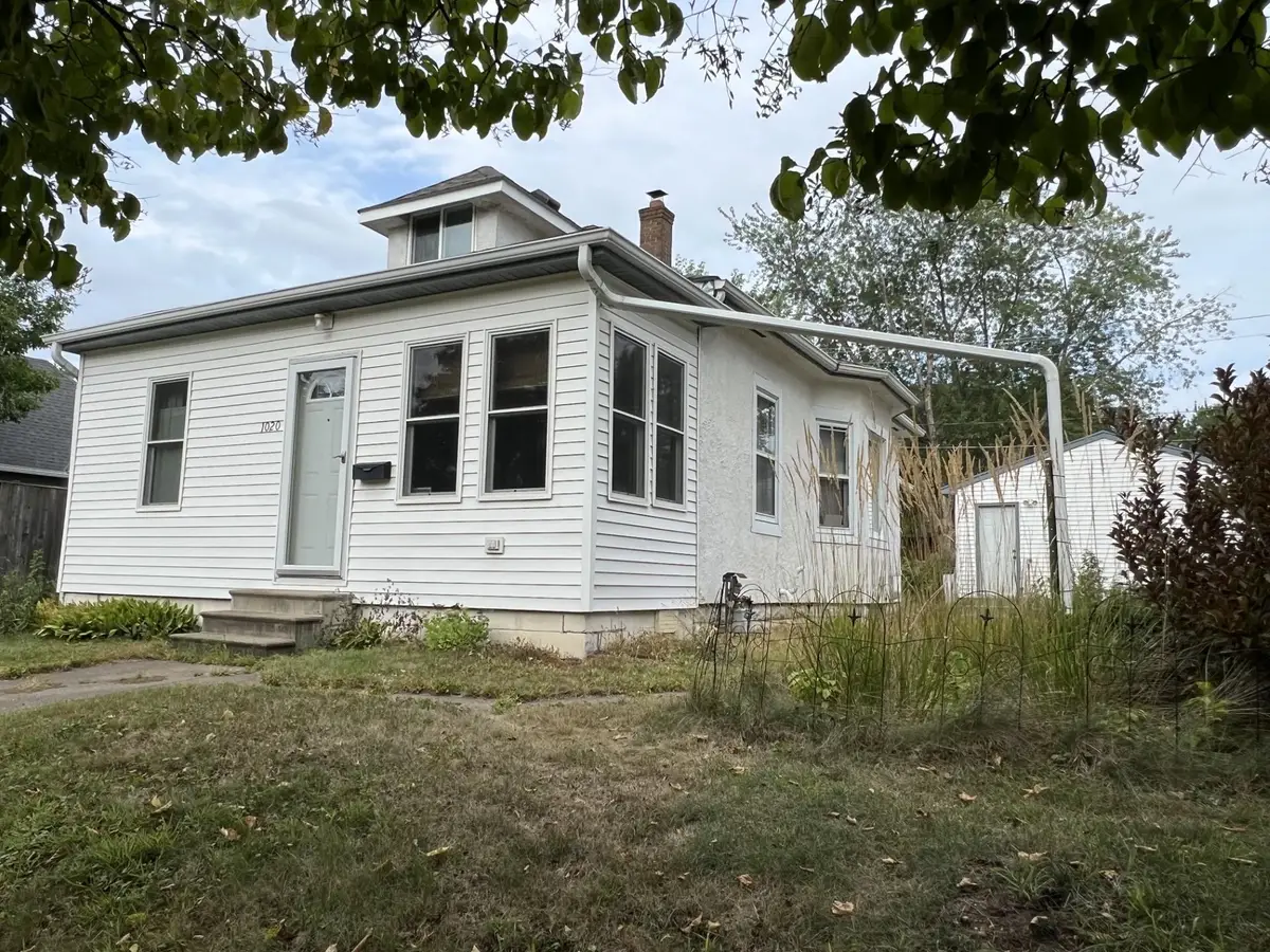 1020 Chatsworth Street N, Saint Paul, MN 55103 - #1