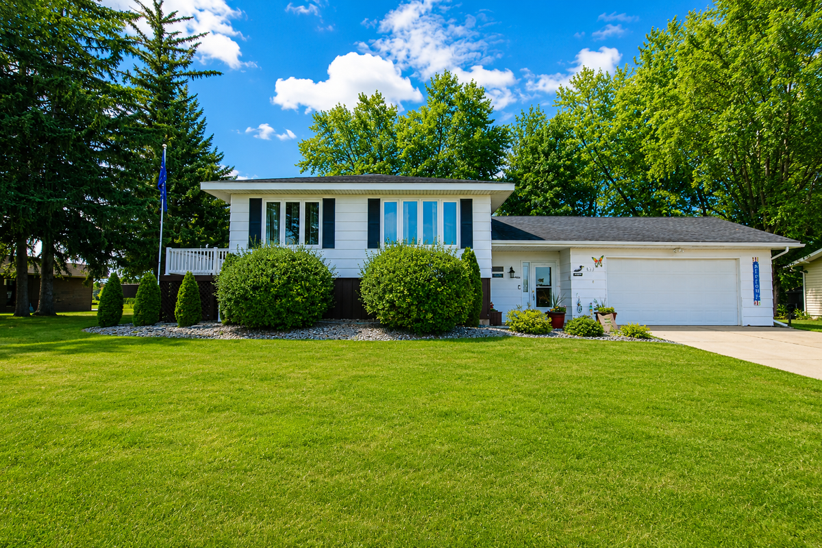 913 1st Avenue Se, Long Prairie, MN 56347 - #1