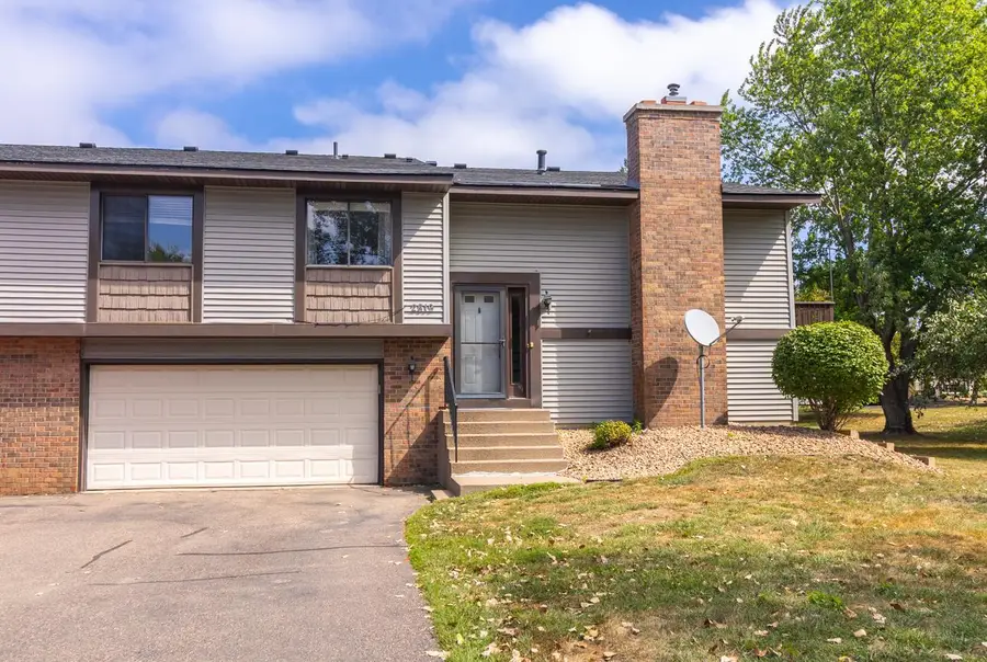 2819 Wimbledon Ridge, Woodbury, MN 55125 - #3