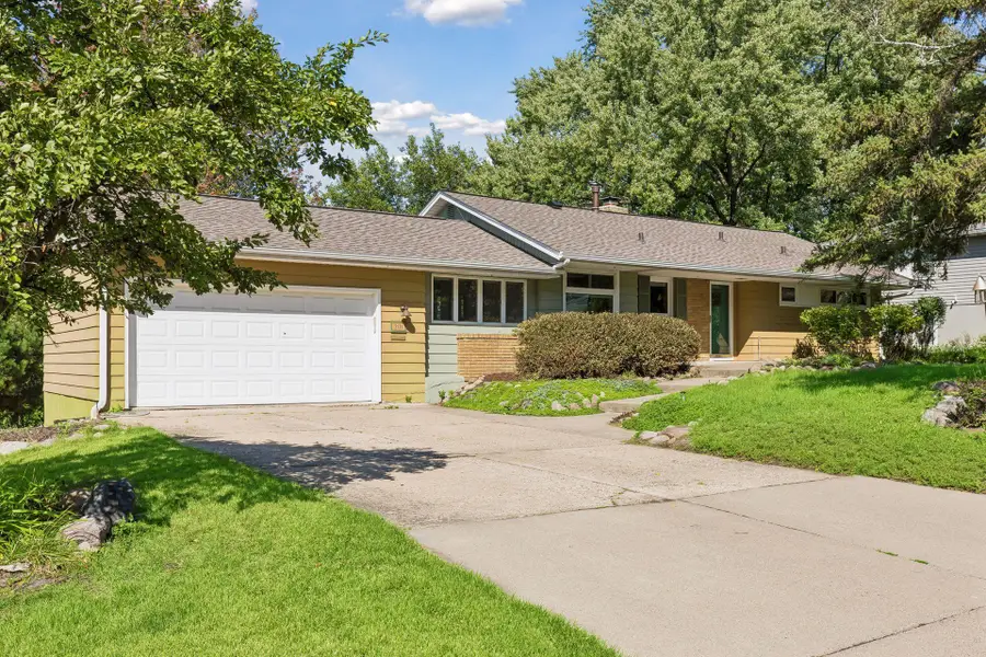 2131 Perry Avenue N, Golden Valley, MN 55422 - #3