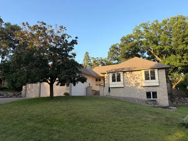 13172 Galleria Place, Apple Valley, MN 55124