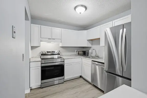 1871 Silver Bell Road #107, Eagan, MN 55122