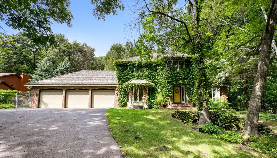 4905 Safari Court S, Eagan, MN 55122 - #2