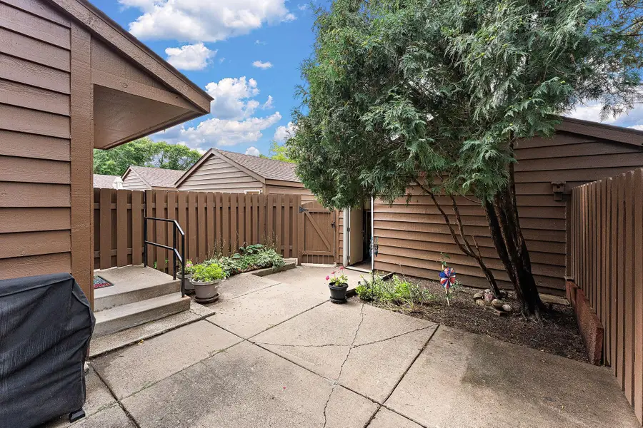 2460 Crestwood Drive, North Saint Paul, MN 55109 - #3