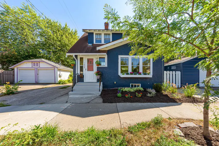 1009 E 42nd Street, Minneapolis, MN 55407 - #2