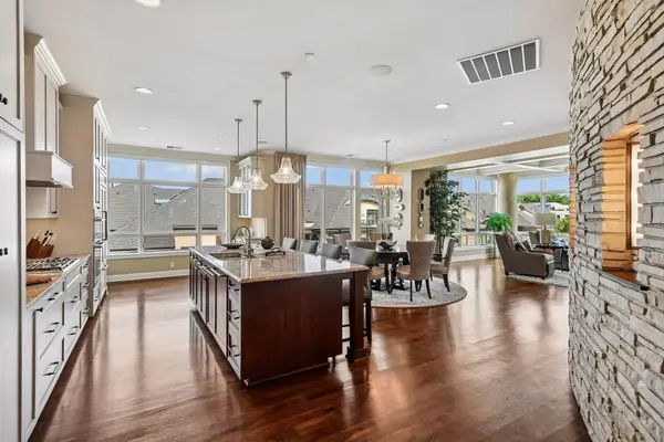 875 Lake Street N #401, Wayzata, MN 55391