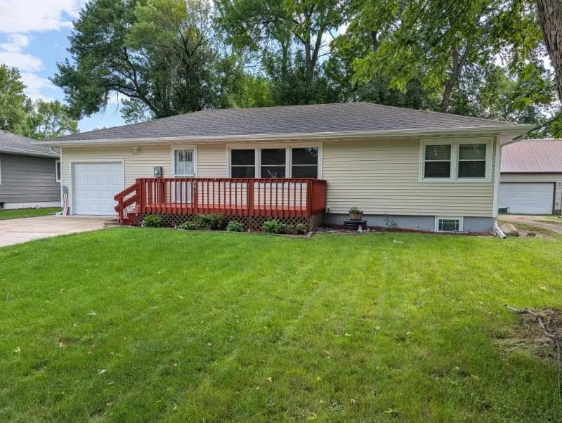 851 4th Avenue Se, Wells, MN 56097 - #1