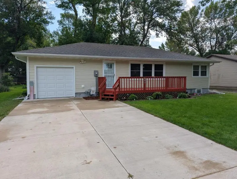 851 4th Avenue Se, Wells, MN 56097 - #2