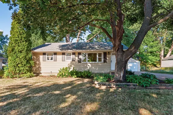 180 Grenadier Avenue N, Oakdale, MN 55128