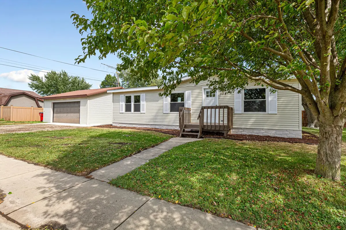 104 Central Avenue S, Dodge Center, MN 55927 - #1