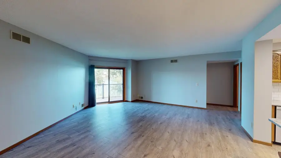 808 Lake Chapeau Drive #105, Albert Lea, MN 56007 - #2