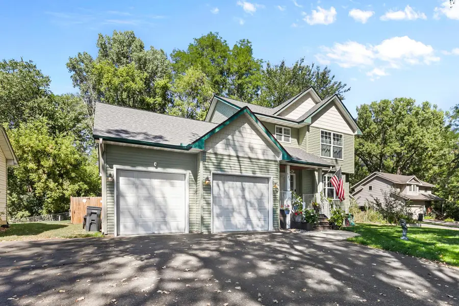 379 Wheelock Parkway E, Saint Paul, MN 55130 - #2