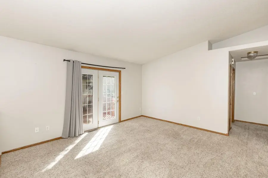 1807 32 Avenue S, Fargo, ND 58103 - #3