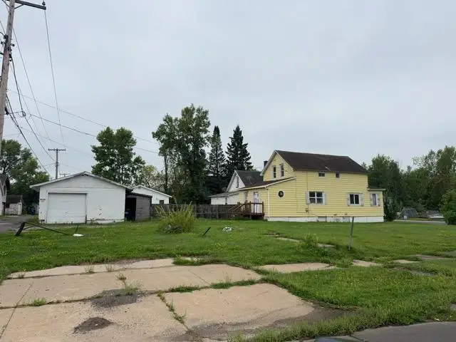 2604 5th Avenue W, Hibbing, MN 55746 - #2