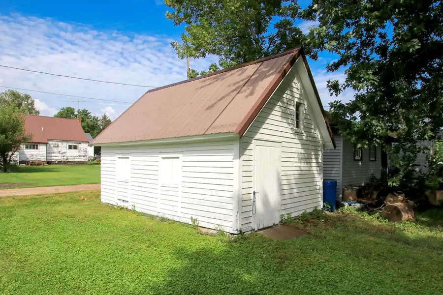 826 Bradley Avenue, Gibbon, MN 55335 - #2