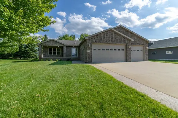12991 Meadow Creek Drive, New Ulm, MN 56073