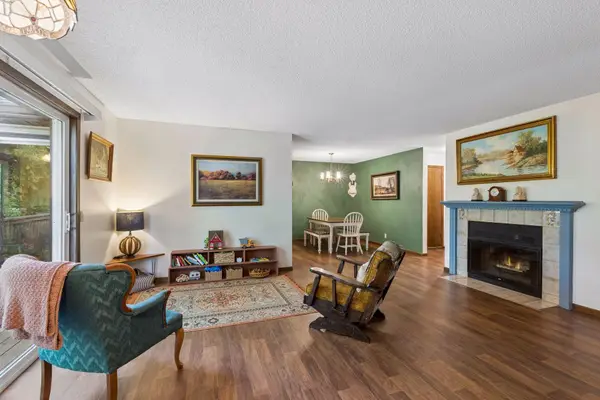 973 Greenhaven Drive, Vadnais Heights, MN 55127