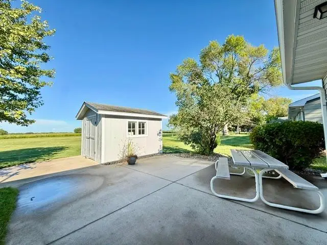 460 N Park Avenue, Le Center, MN 56057 - #3