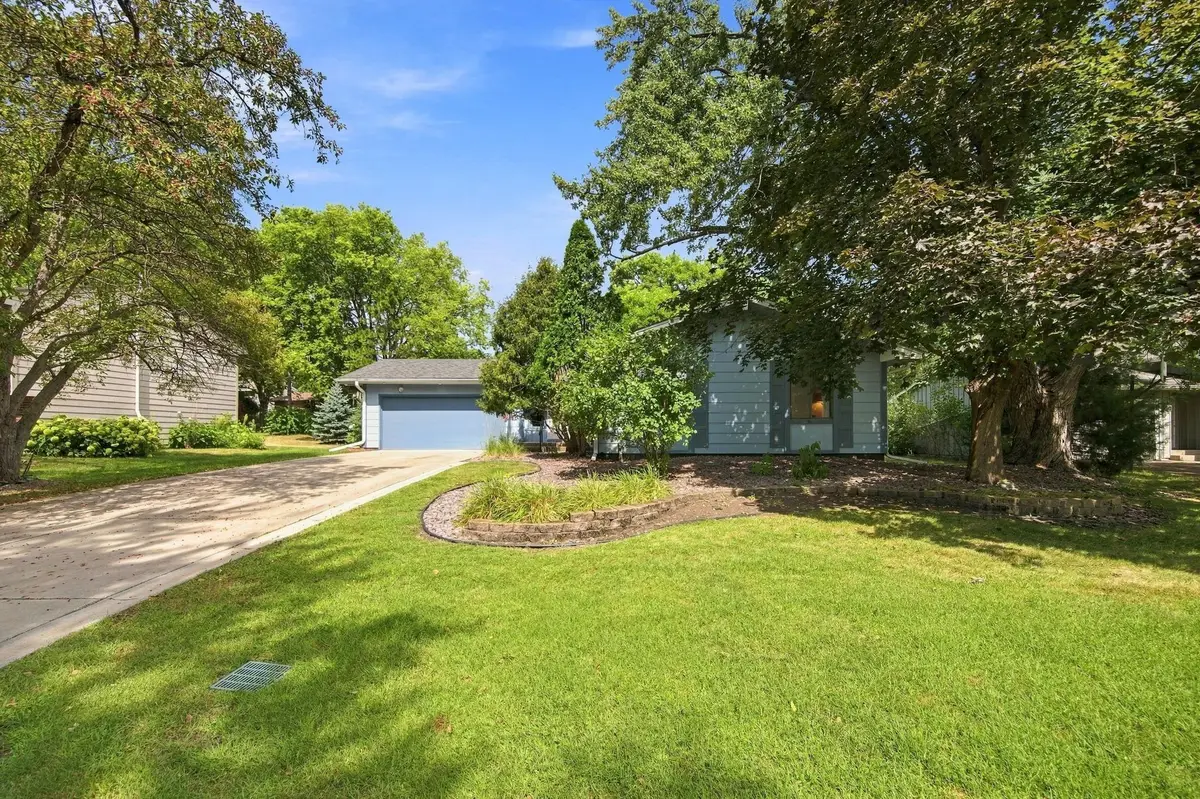 10900 Hyland Terrace, Eden Prairie, MN 55344 - #1