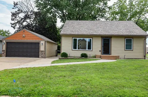 3120 Lower 147th Street W, Rosemount, MN 55068