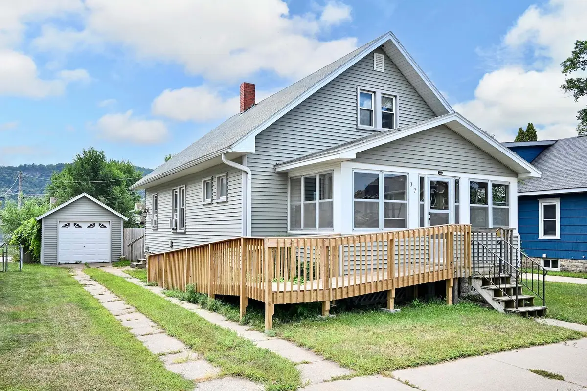 317 E Howard Street, Winona, MN 55987 - #1