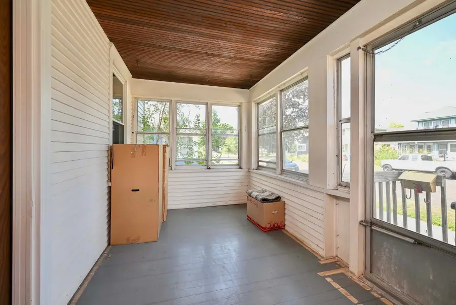 317 E Howard Street, Winona, MN 55987 - #2