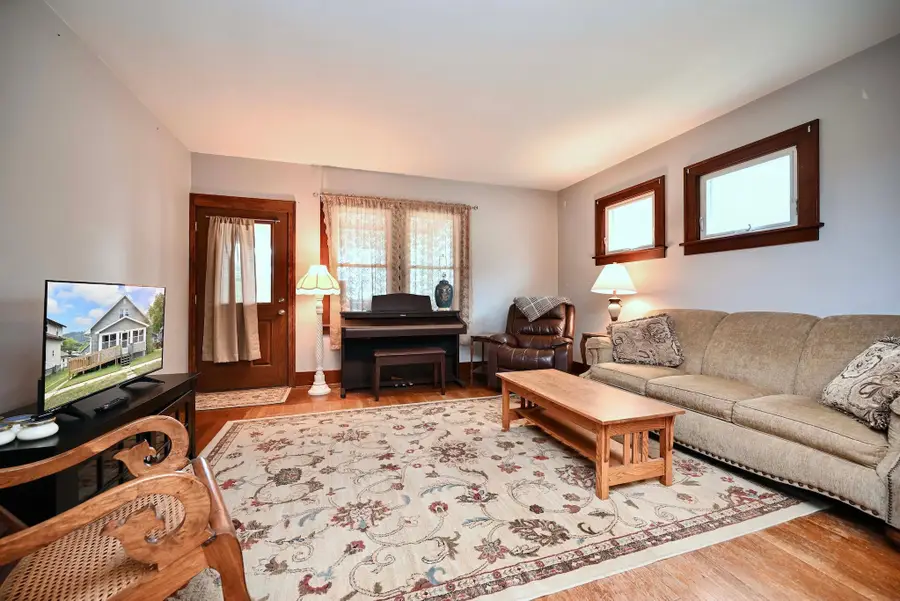 317 E Howard Street, Winona, MN 55987 - #3