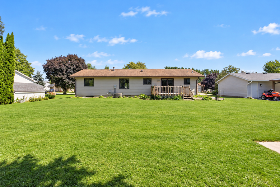 715 Madison Avenue Sw, Eyota, MN 55934 - #2