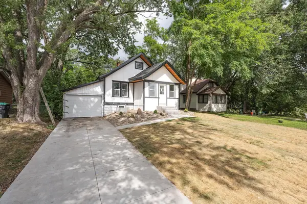2715 17th Avenue E, North Saint Paul, MN 55109