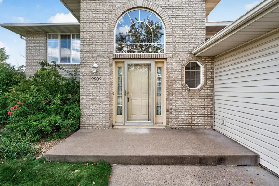 9509 Dogwood Avenue N, Brooklyn Park, MN 55443 - #3