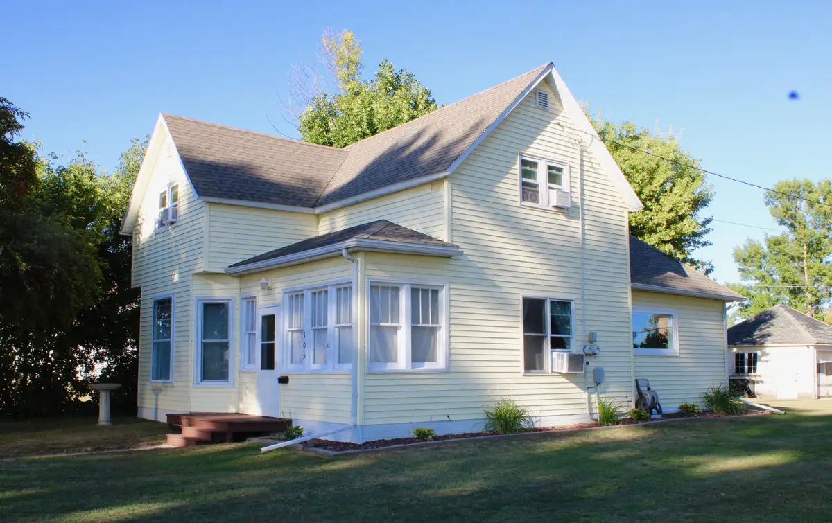 105 Hamilton Avenue Ne, Red Lake Falls, MN 56750 - #1