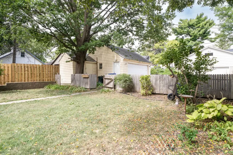 899 Parkview Avenue, Saint Paul, MN 55117 - #2
