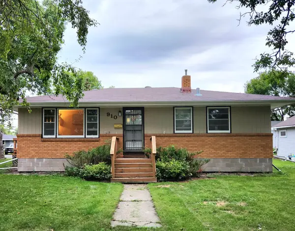 910 13th Street, International Falls, MN 56649