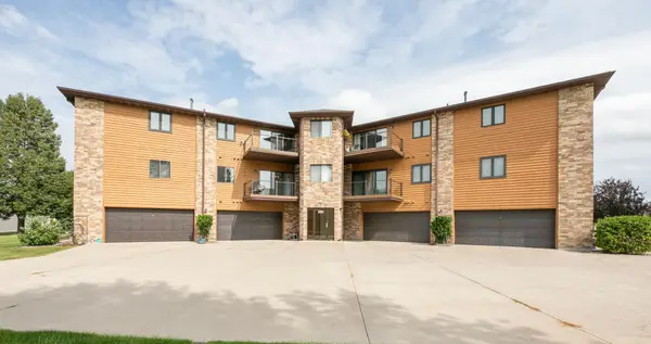 3201 14th Street S #203, Moorhead, MN 56560