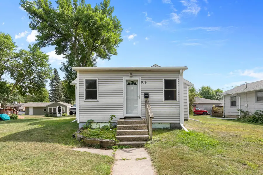 914 5th Avenue W, Shakopee, MN 55379 - #3