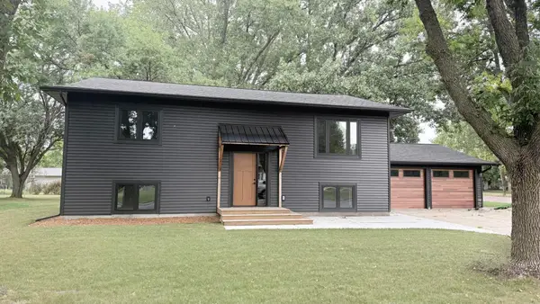 100 Edgewood Drive, Redwood Falls, MN 56283